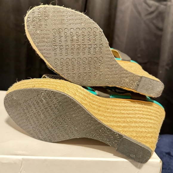 CALVIN KLEIN
Ellison two-tone espadrille Turquoise and Gray Wedge Sandals - Picture 10 of 16